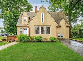 415 Ostrander Ave, Riverhead, NY 11901