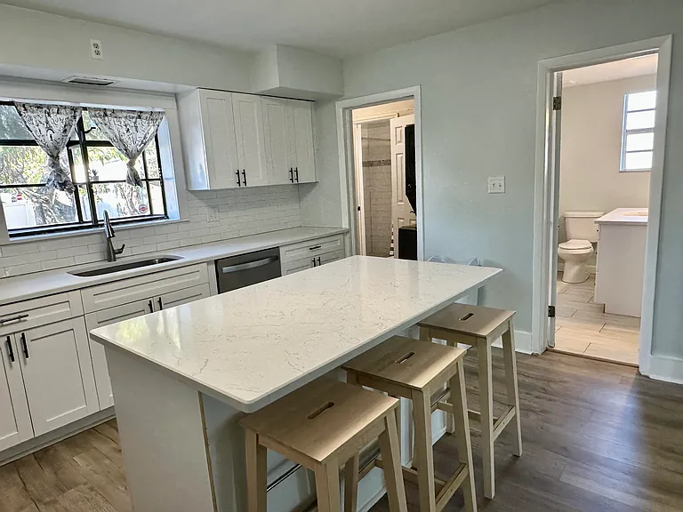 1504 E 33rd Ave — Photo 20