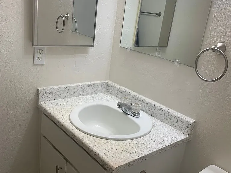Taylor Heights Apartments — Photo 49