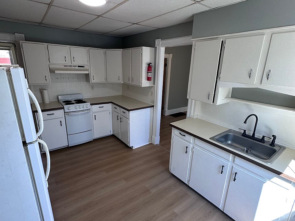 1st image of 301 N Market St APT 3