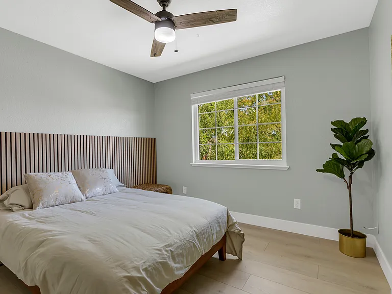 8024 Caymus Dr — Photo 16