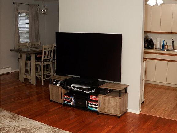 3rd image of 334 Lakeland Avenue #4D