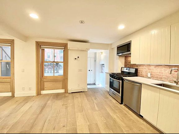 5th image of 407 Clermont Ave #G