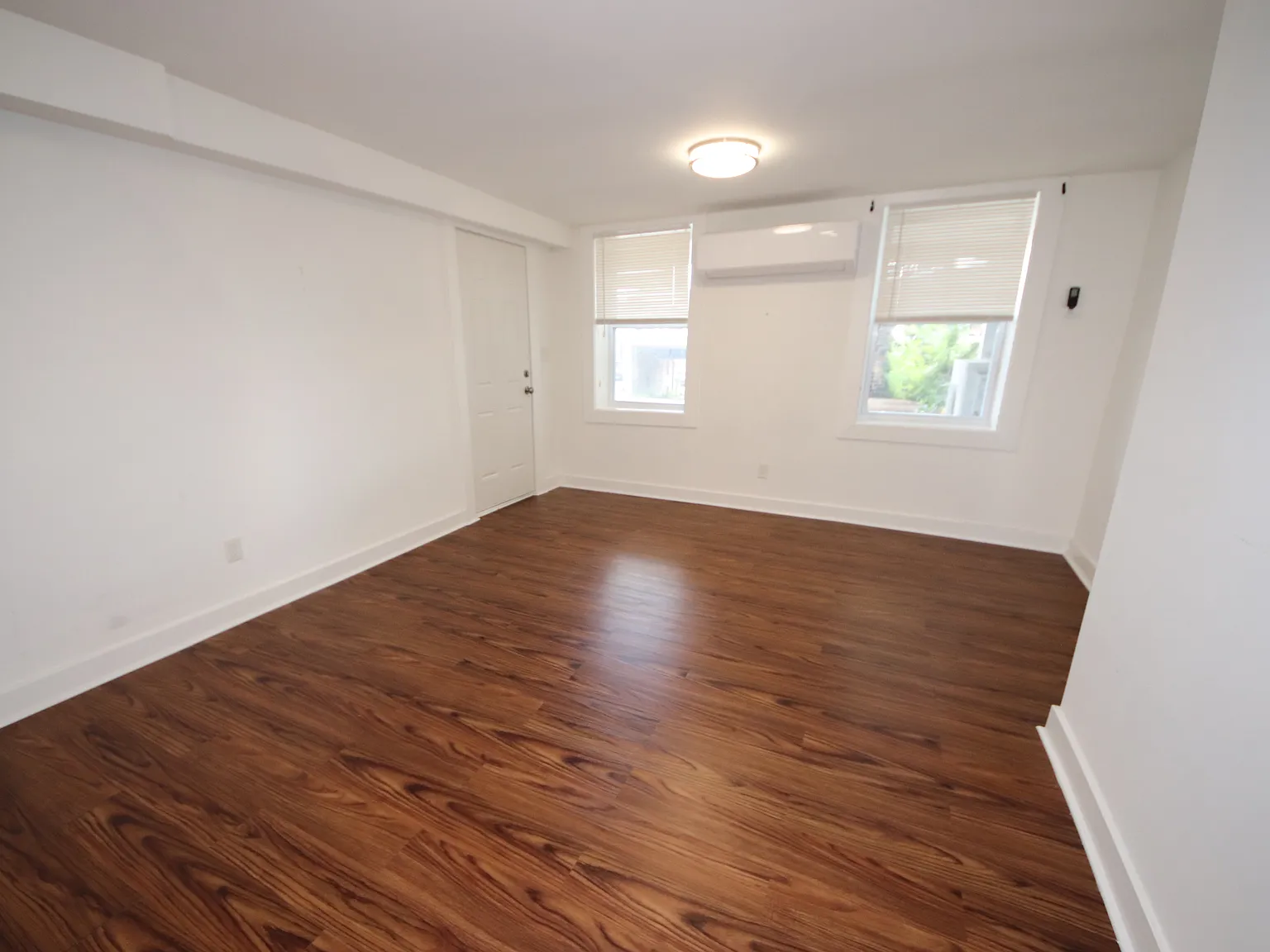 2 bed, $1,400 — Photo 4