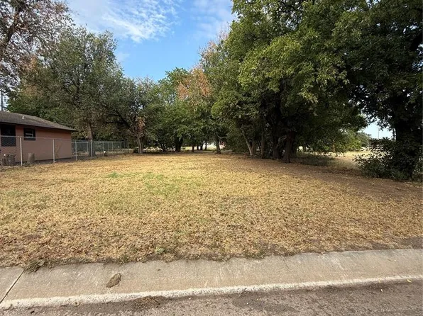 811 N Grand Ave Lot 42 & 43, El Reno, OK 73036