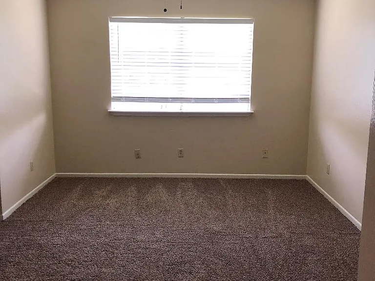 2306 Hunt Dr — Photo 21