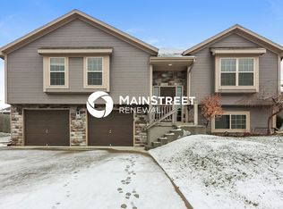 421 Sunflower Dr, Raymore, MO 64083