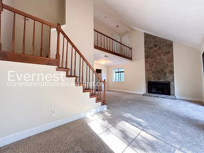 1174 Ridgecrest Ln SE — Photo 5
