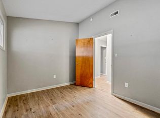 6124 S Shore Dr, Leo, IN 46765