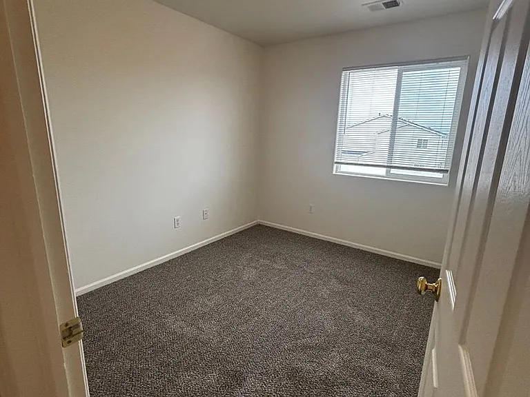 PM 280 - 639 W. 2nd Street — Photo 24