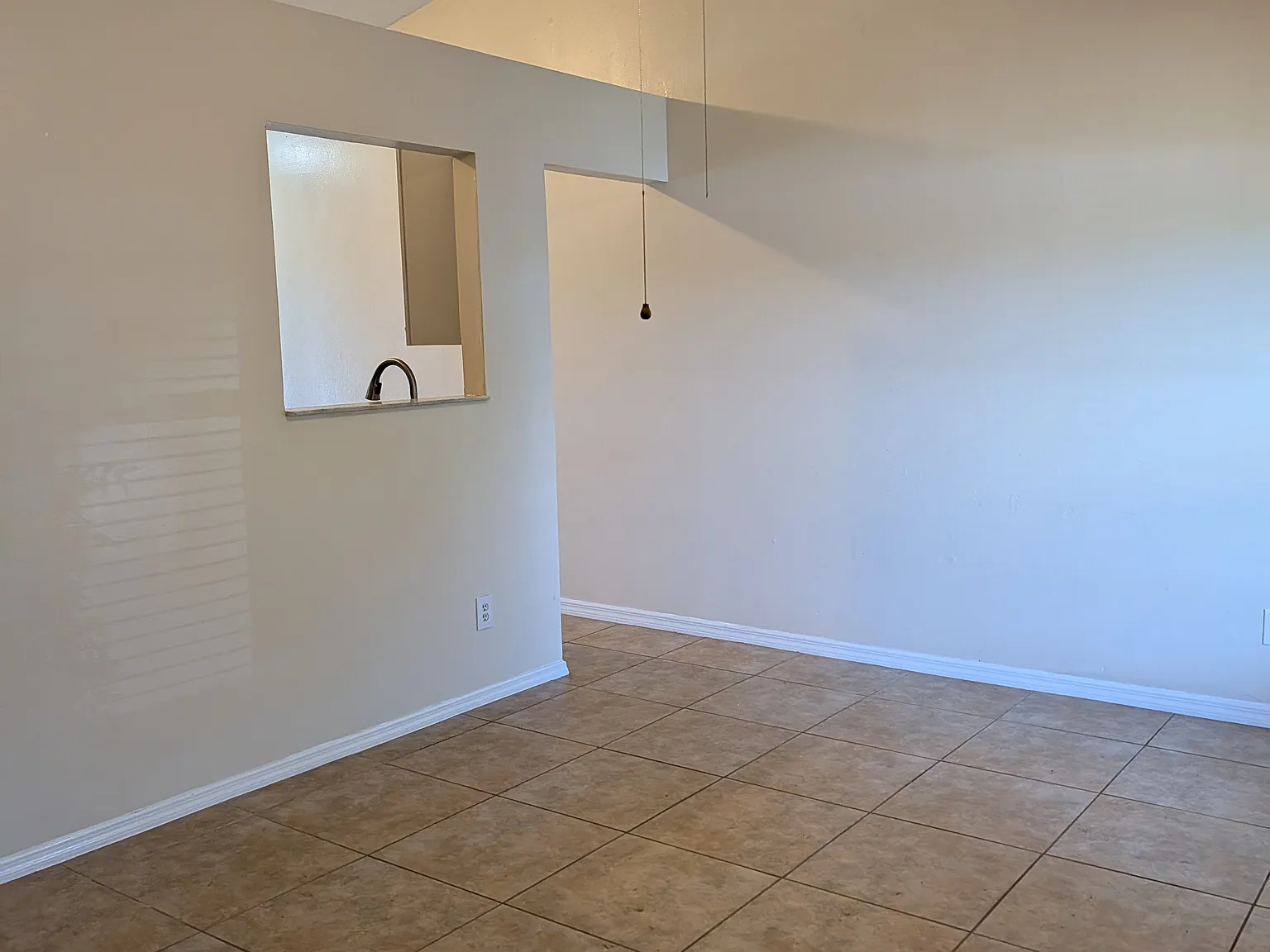 2 bed, $1,600 — Photo 2