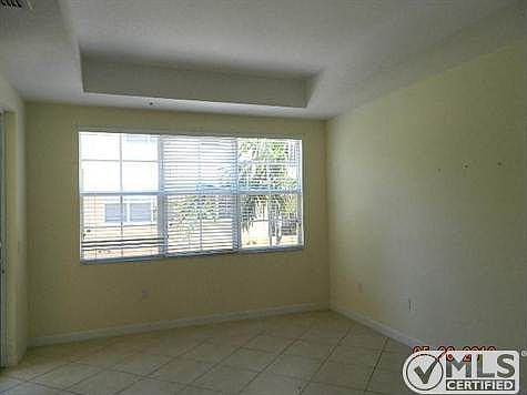 2nd image of 2514 Gardens Pkwy