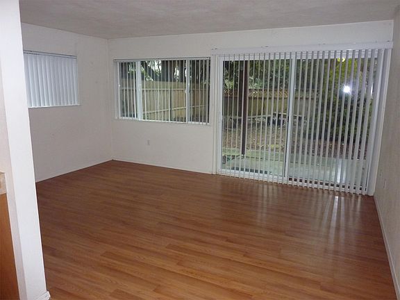 2nd image of 1205 Chestnut St SE APT 1