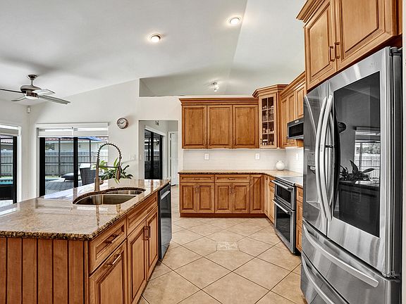 4th image of 5147 NW 59th Way