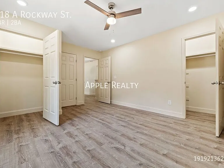 218 W Rockway St #A — Photo 9