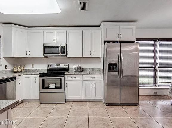 2nd image of 621R Brian Dr
