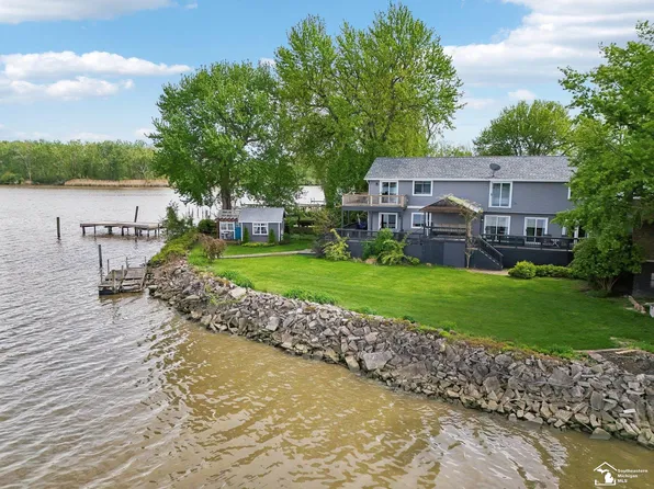 3131 Morin Point St, Erie, MI 48133