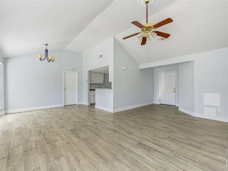 7506 Stone Pine Ln — Photo 4