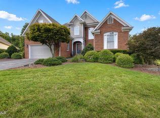 14 Hunters Ridge Rd, Johnson City, TN 37604