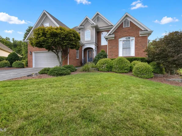 14 Hunters Ridge Rd, Johnson City, TN 37604