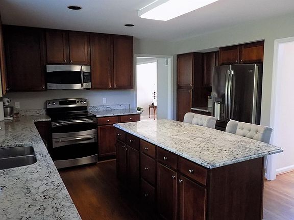 5th image of 8653 Charleston Woods Dr