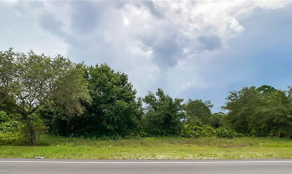 2nd image of 339/341 Bell Blvd S