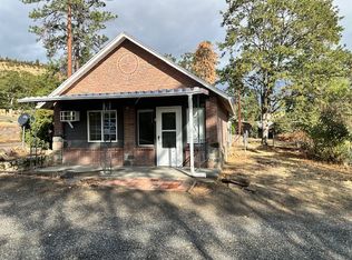 3012 W 10th St #2, The Dalles, OR