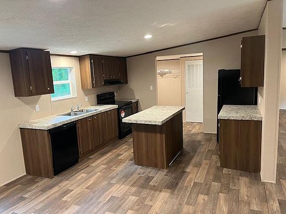 4th image of 461 Draymont Dr