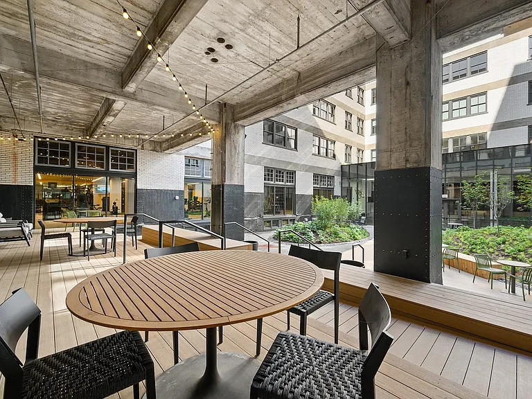 The Victor Luxury Apartments — Photo 38