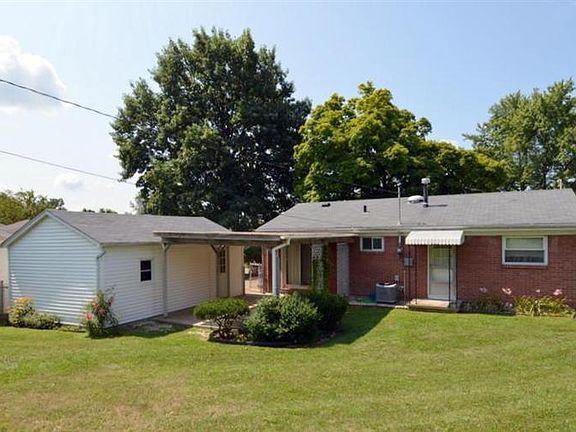 3rd image of 313 Stoneybrook Dr