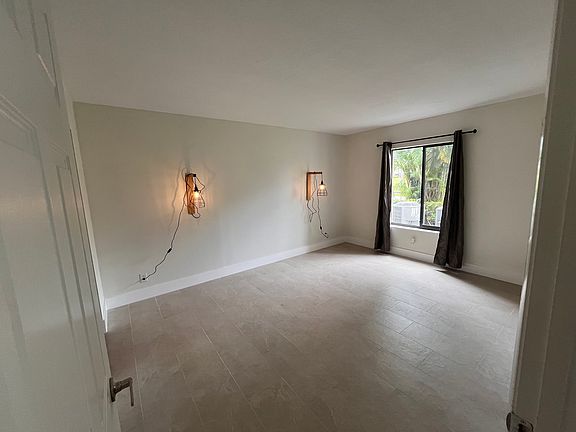 5th image of 1112 Green Pine Blvd APT F1