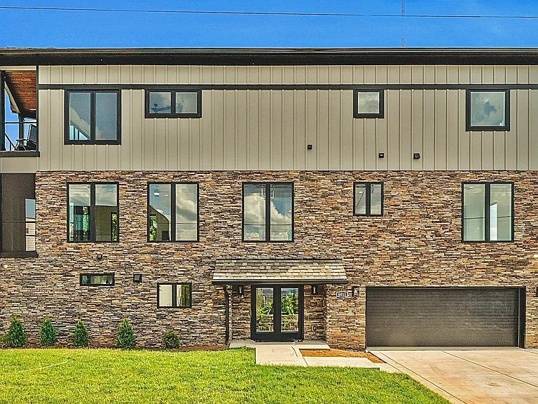 6011 Hill Cir — Photo 1