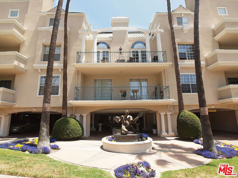 1st image of 930 N Doheny Dr APT 202