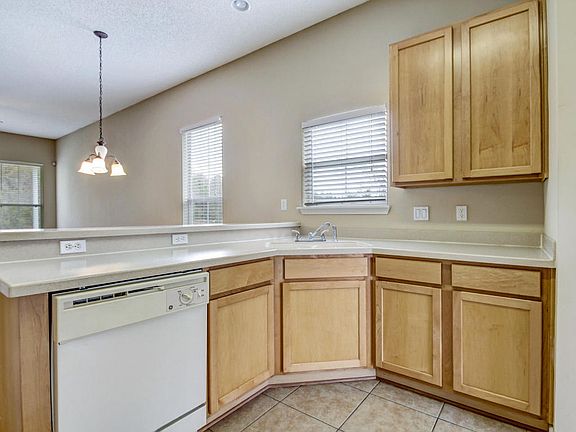 4th image of 755 Burlwood Ct