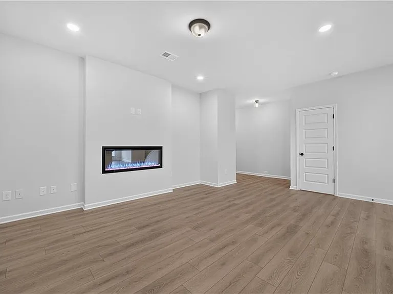 58 Jacobs Farm Ln — Photo 8