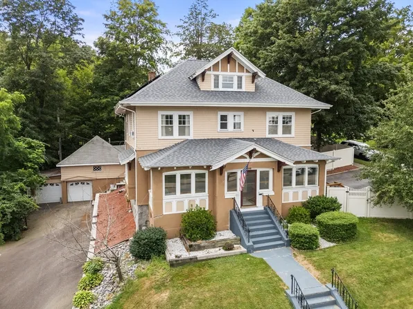 828 Pleasant St, Worcester, MA 01602