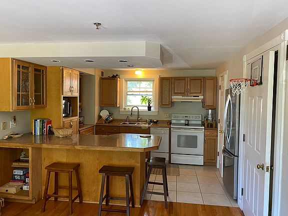 5th image of 26G Lowell St
