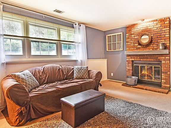 5th image of 295 Leisure Ln