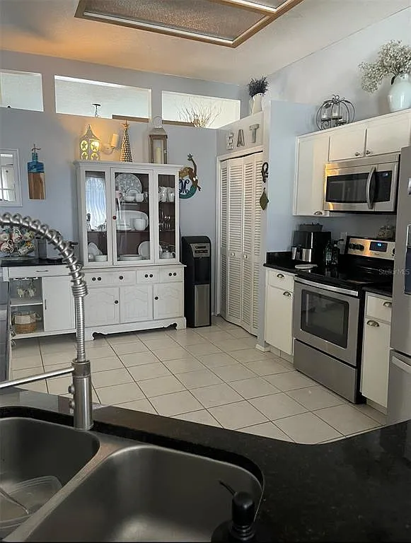 3 bed, 2.5 bath, 2108 sqft, $3,495 — Photo 4