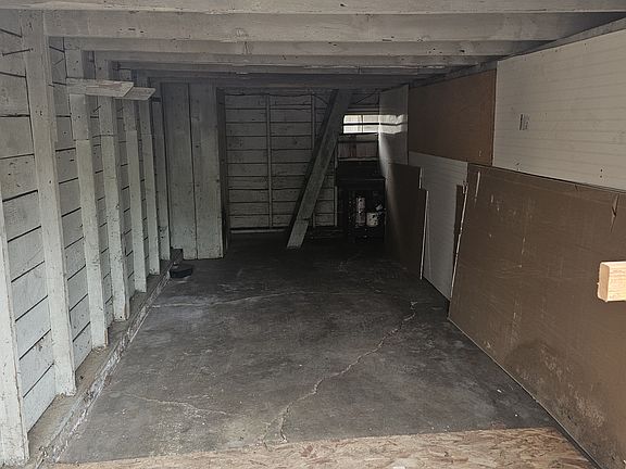 2nd image of 796 14th St NE