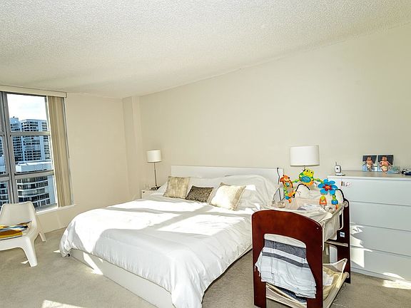 4th image of 19101 NE 36th Ct APT 2204