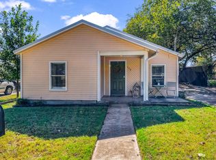 408 E Akard St, Weatherford, TX 76086