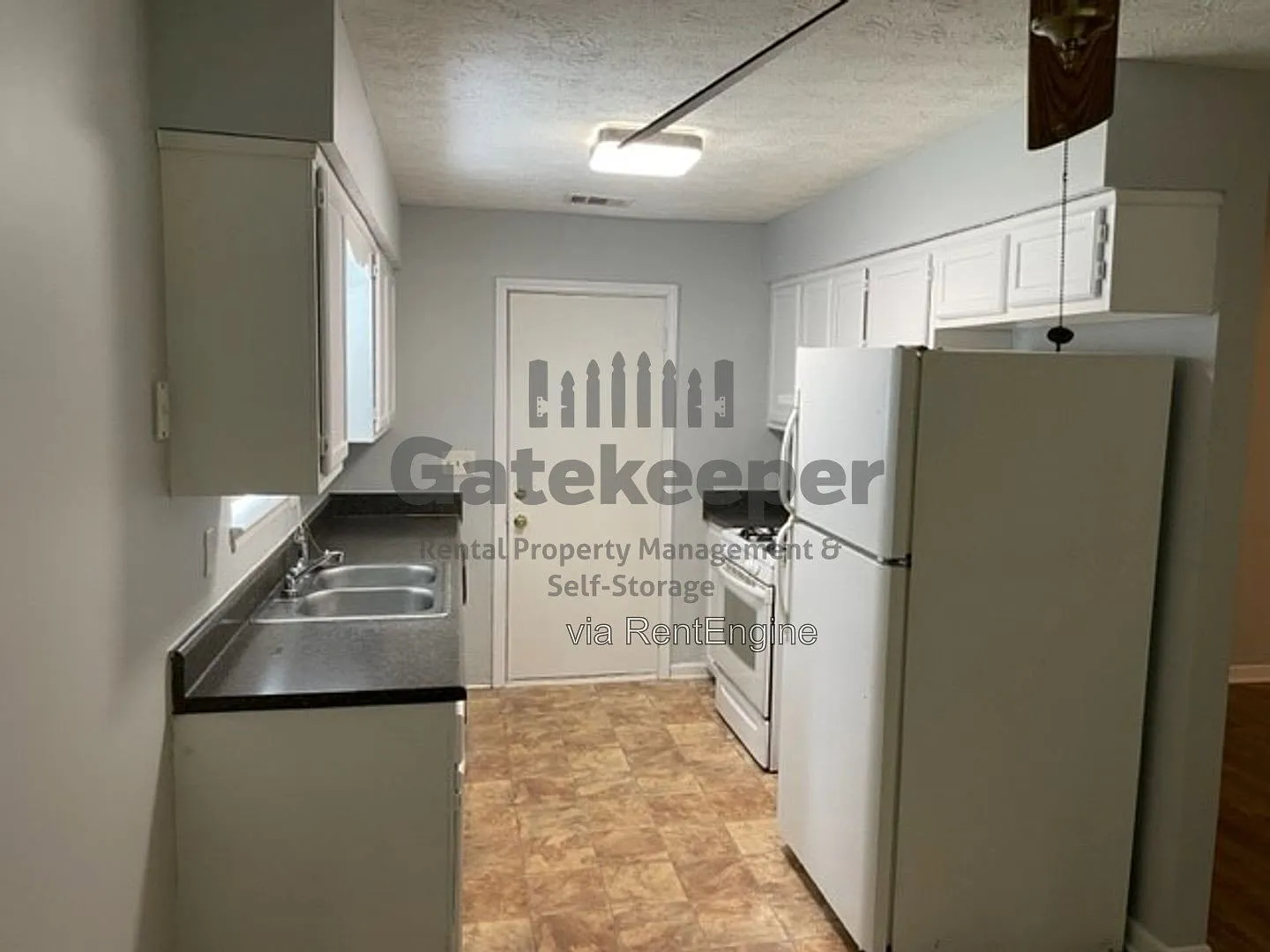 3 bed, 2.0 bath, 1284 sqft, $1,695 — Photo 3