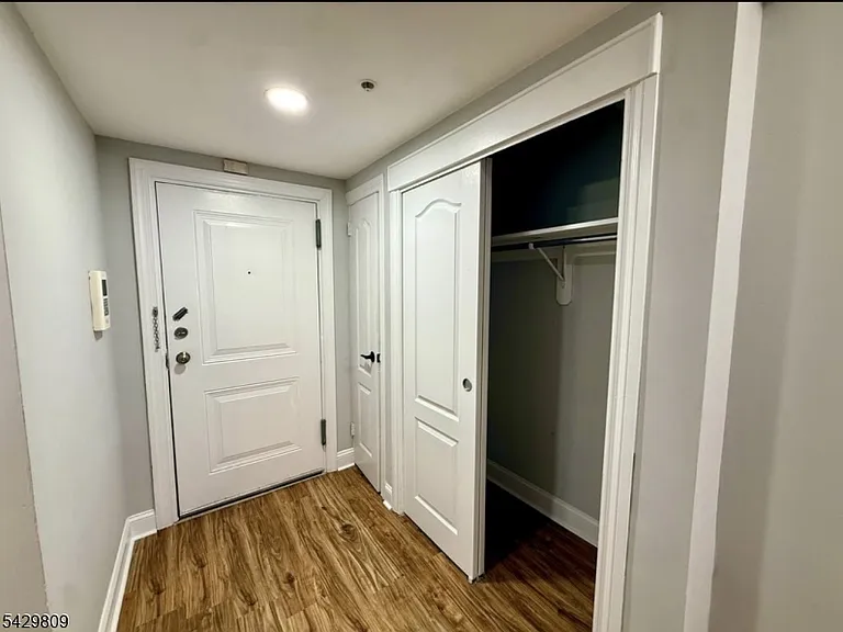 60 Parkway Dr E #9B — Photo 12