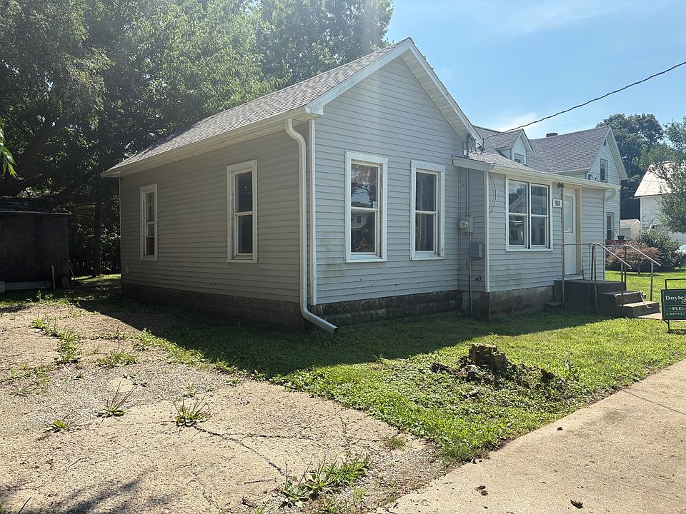 2nd image of 150 E Chestnut St