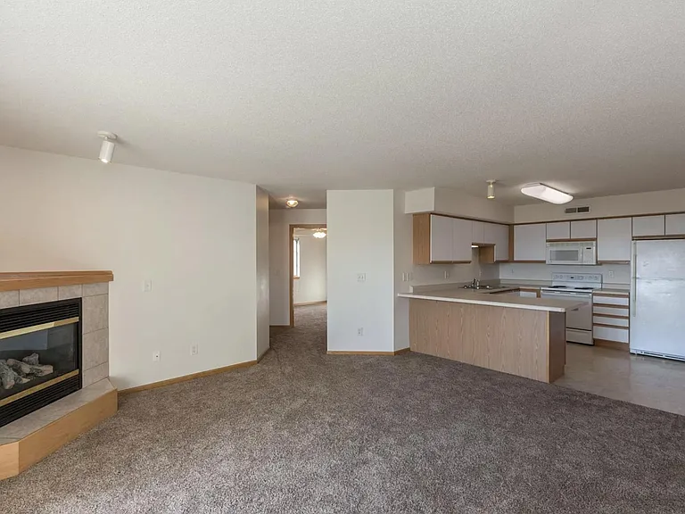 2876 Coral Ct — Photo 2