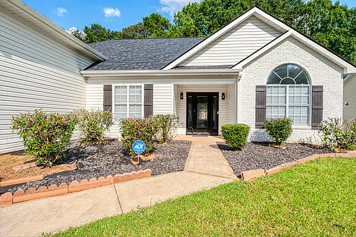 3020 Hampton Club Way Photo 1