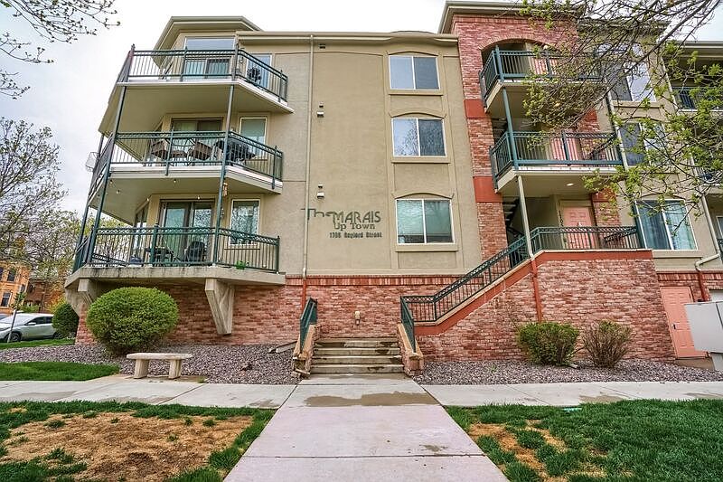 1st image of 1705 N Gaylord St #303