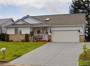 7925 W Golf Course Dr, Blaine, WA 98230