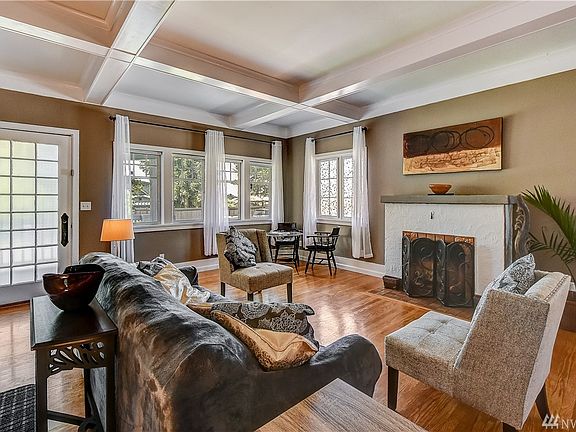 Lots of room for your inviting your friends over.   Ample light bathes the interior.  